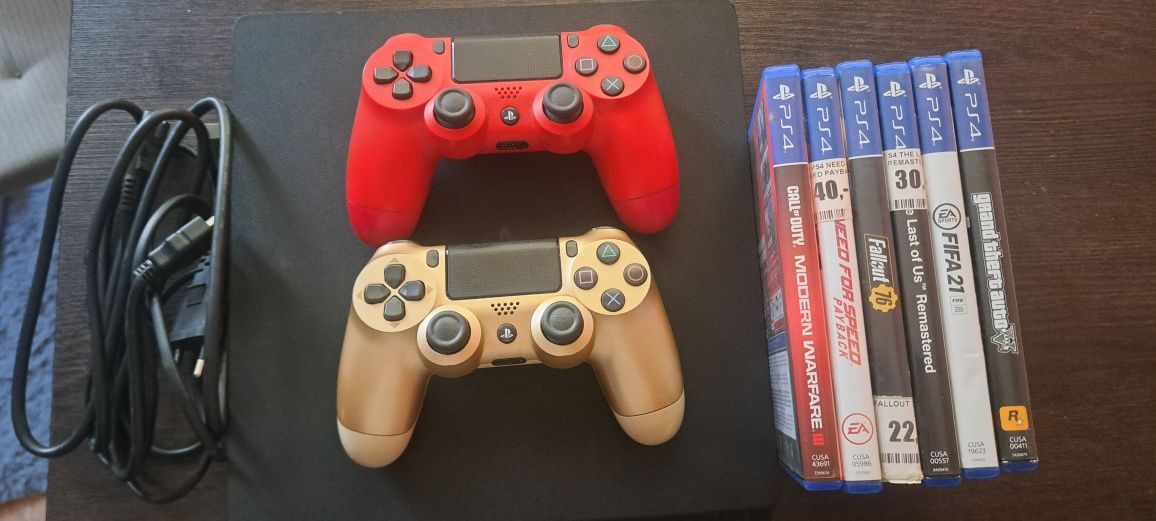 konsola PlayStation 4 Slim w dobrym stanie