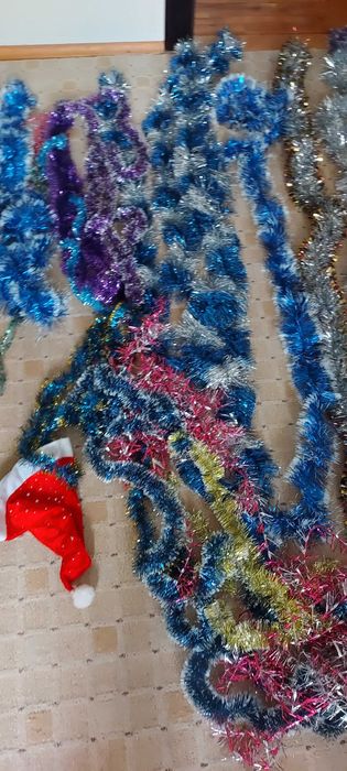 Продаю игрушки на дождик мишуру на елку