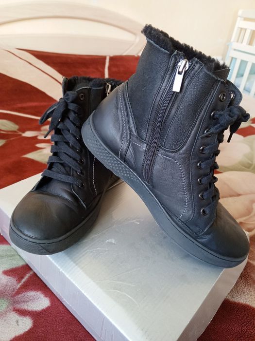 Шкіряні зимові черевики Wear