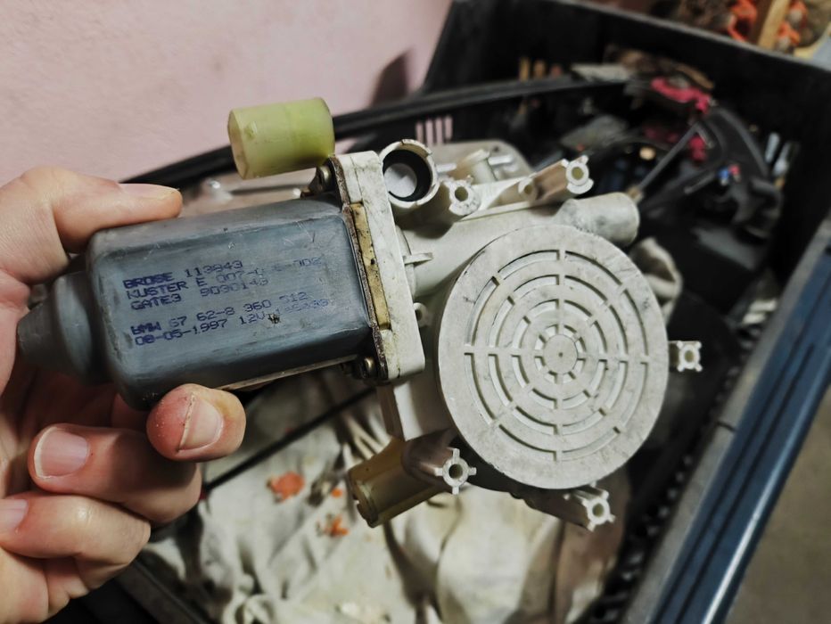 Óticas, centralina HVAC, mecanismo elevador vidros BMW 525 E39