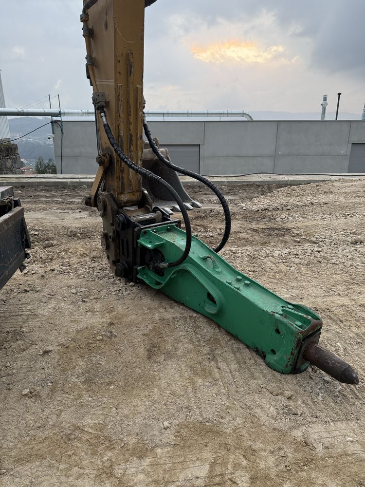 Martelo hidraulico montabert m900