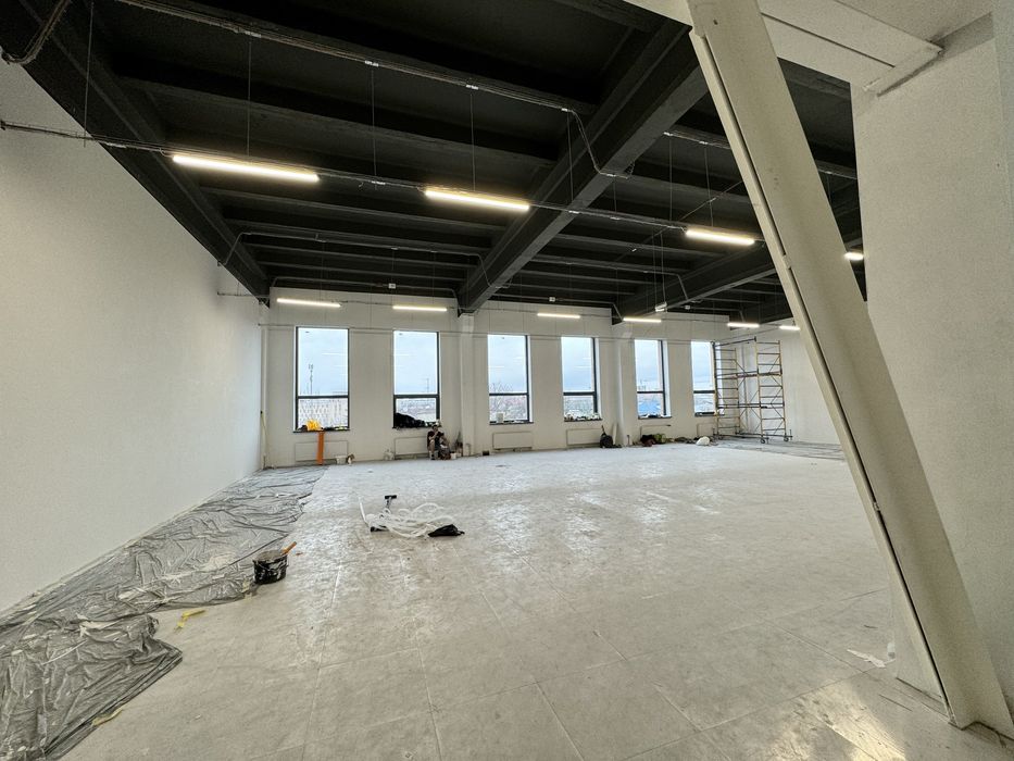 Сучасний Офіс 400 (м2) в БЦ, класу «А» на вул. Угорській