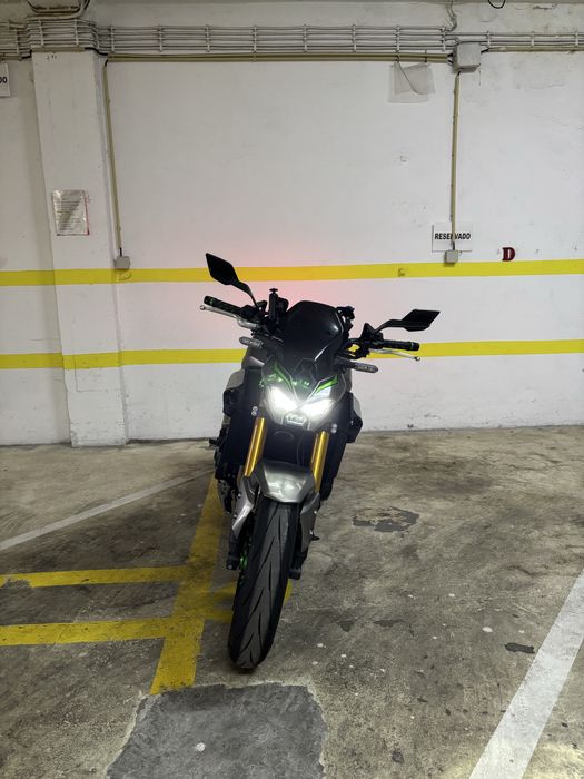 Kawazaki Z900 SE PERFORMANCE 2025