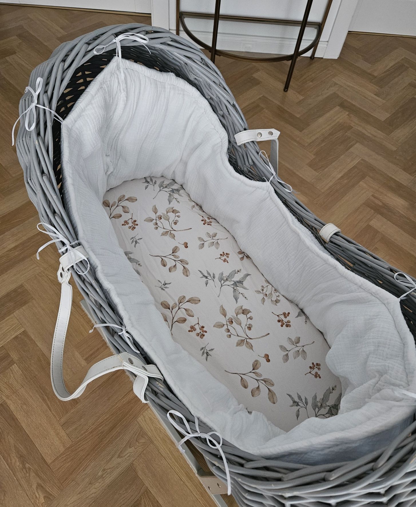 Wiklinowy kosz mojżesza, kołyska niemowlęca