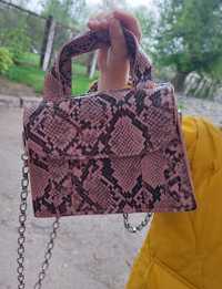Жіноча сумочка фірми Zara.