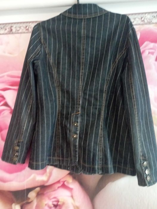 Жіночий костюм трійка