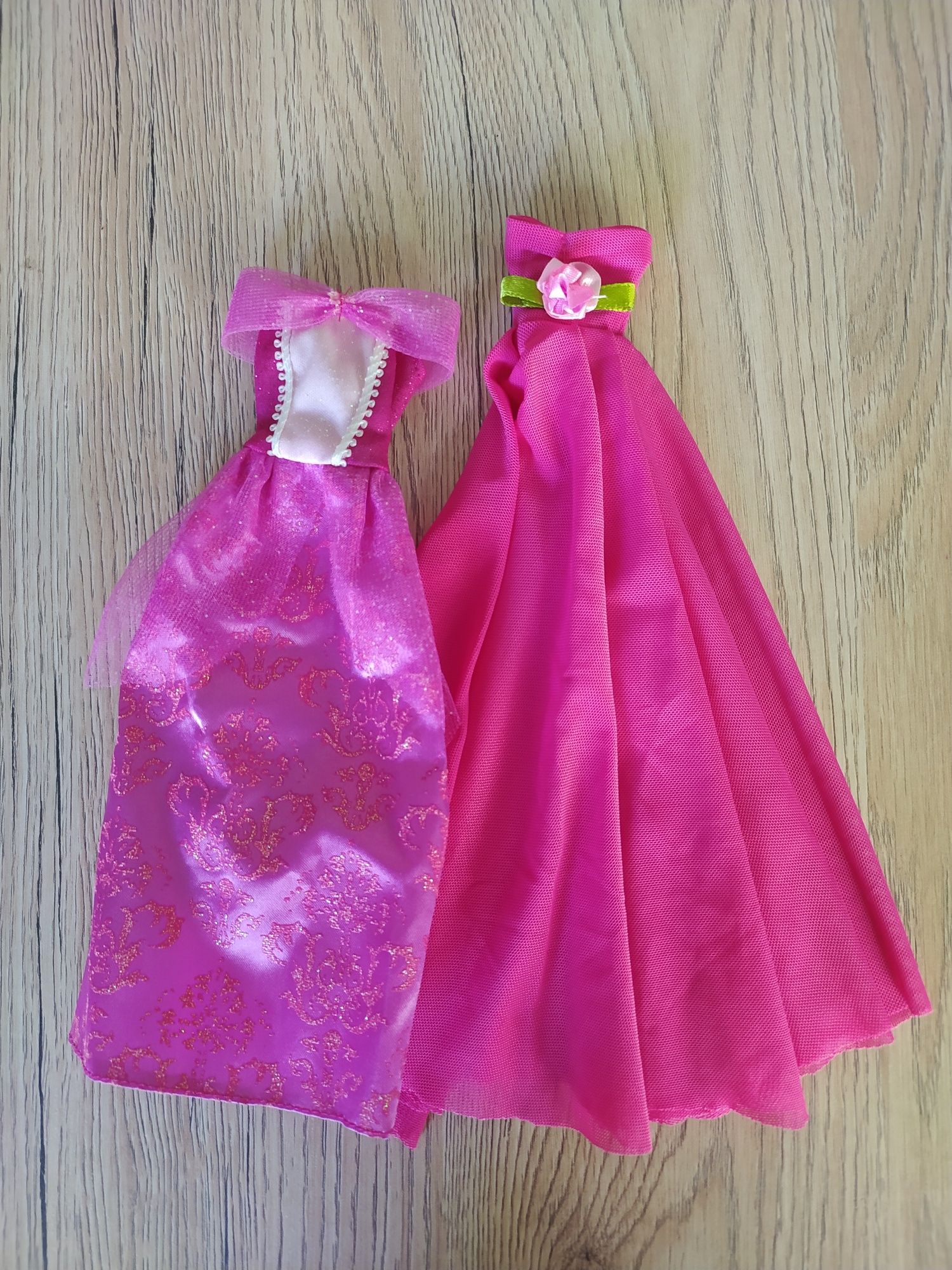 Nowe dwie sukienki dla lalki Barbie