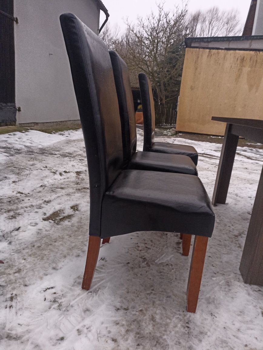 Krzesla  z drewna+ stół