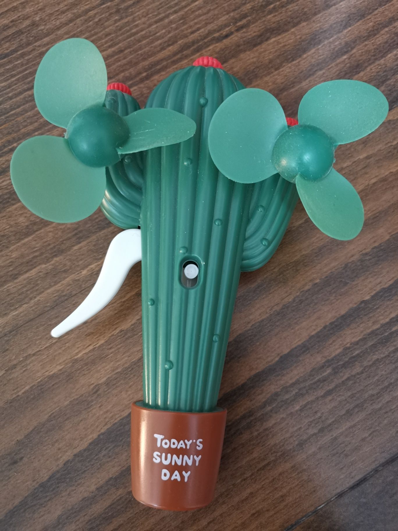 Zabawka kaktus wentylator-spryskiwacz