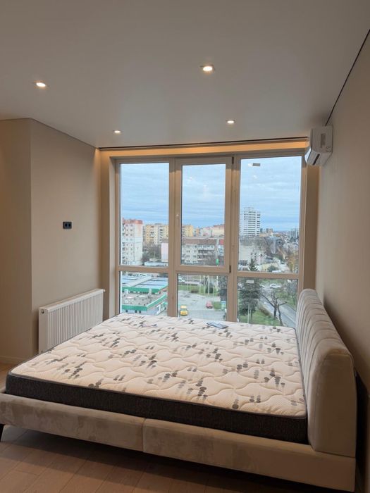 Продаж півторашки в Б4