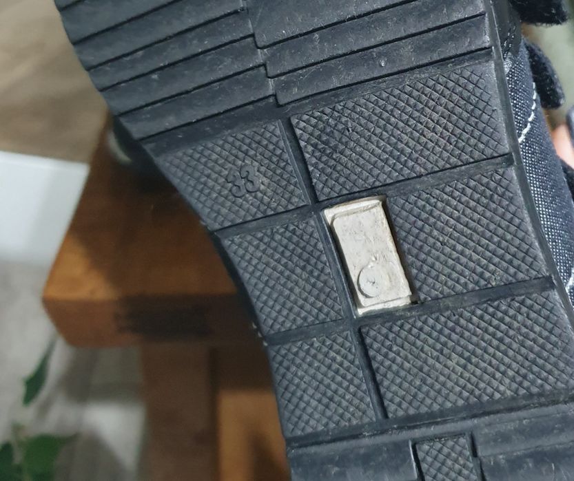 Adidasy 33 in Extenso