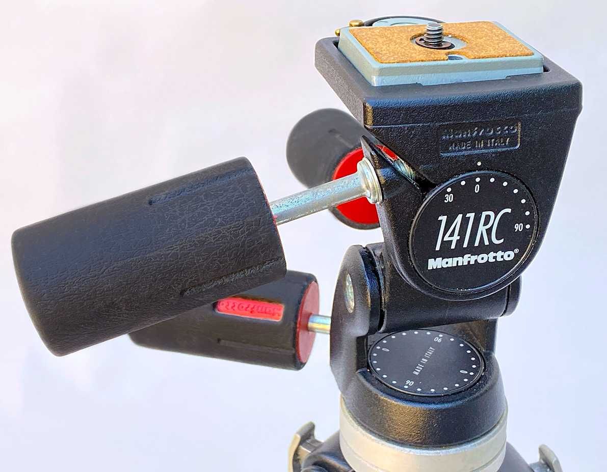 Tripé Manfrotto 190 com Cabeça 141 RC e saco de transporte
