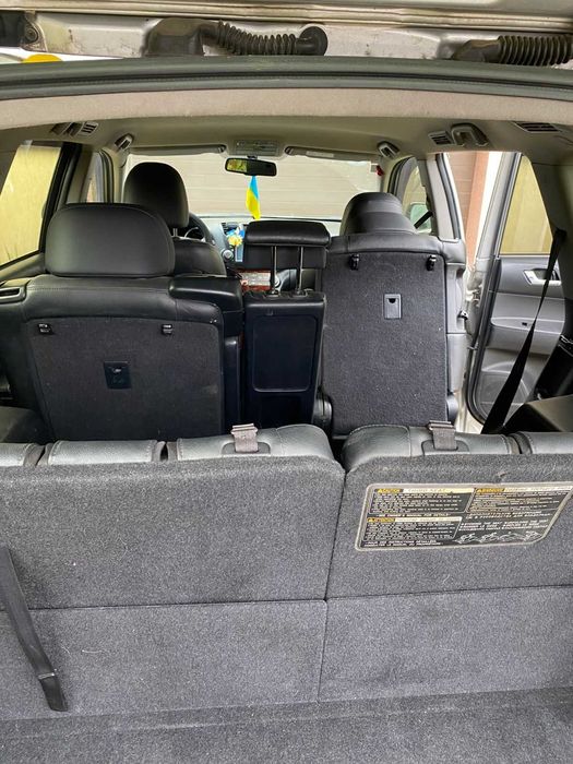 Продам Тойота Хайлендер 2012