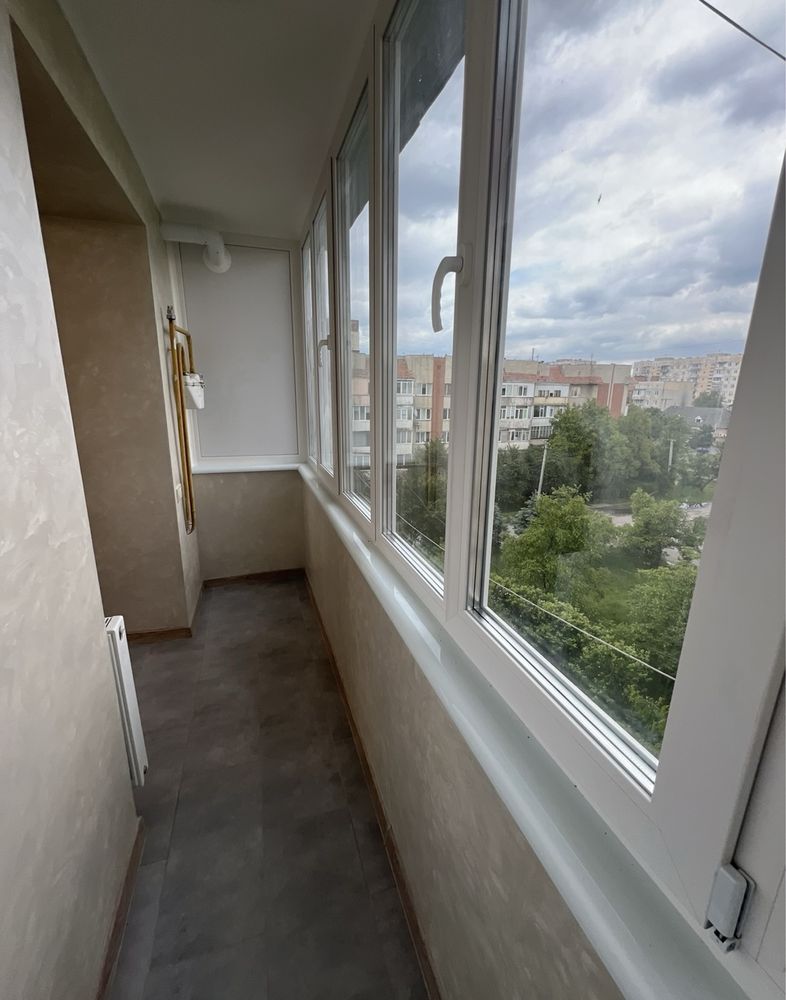 Продаж чудовоі 2 кімн квартири в Росвигові  56 кв м