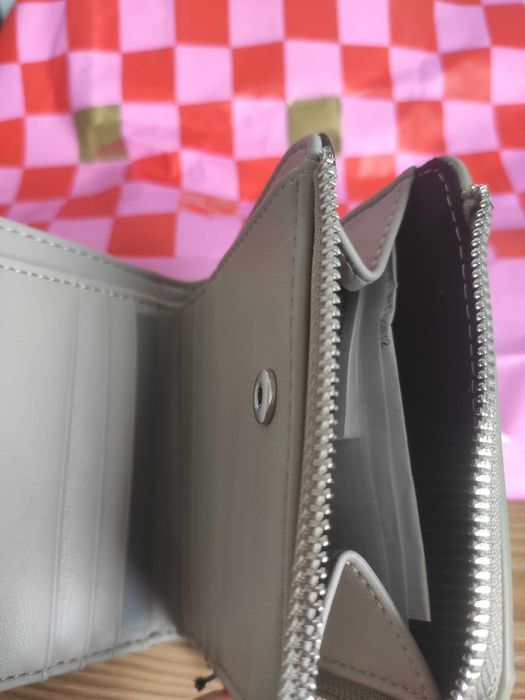 NOVO Porta-moedas em camurça Parfois