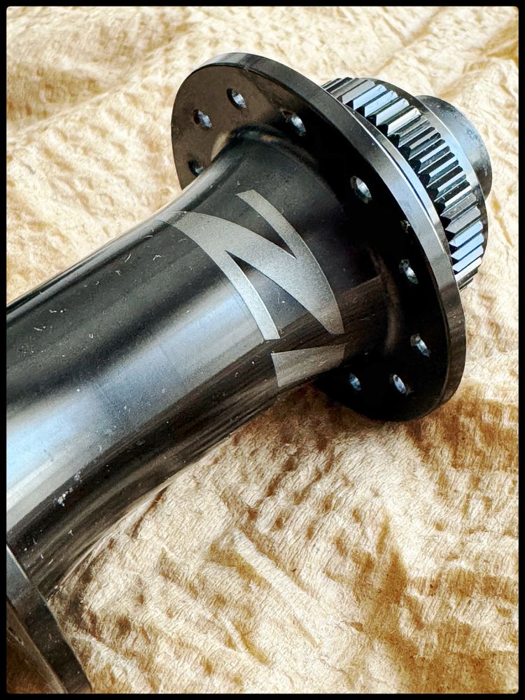 Cubos Zipp c/ cepo Shimano 11s