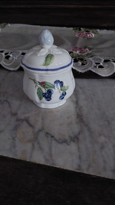 Cukierniczka porcelanowa