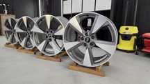 Alufelgi srebrne ładne audi 8.5J r19 ET 32