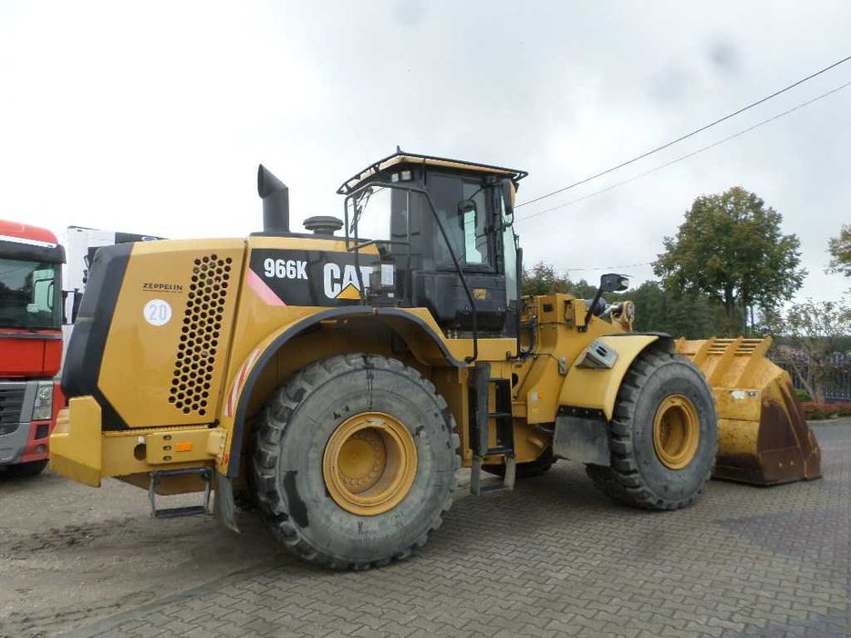 Ładowarka CAT 966K z Niemiec