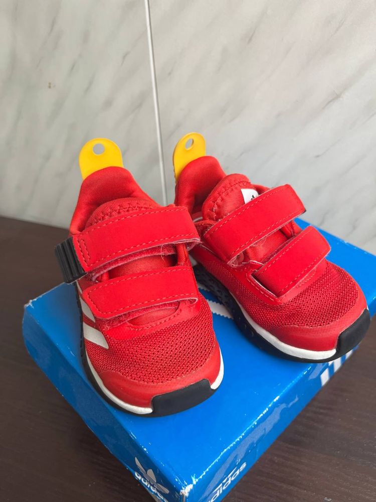 Дитячі кросівки adidas Lego