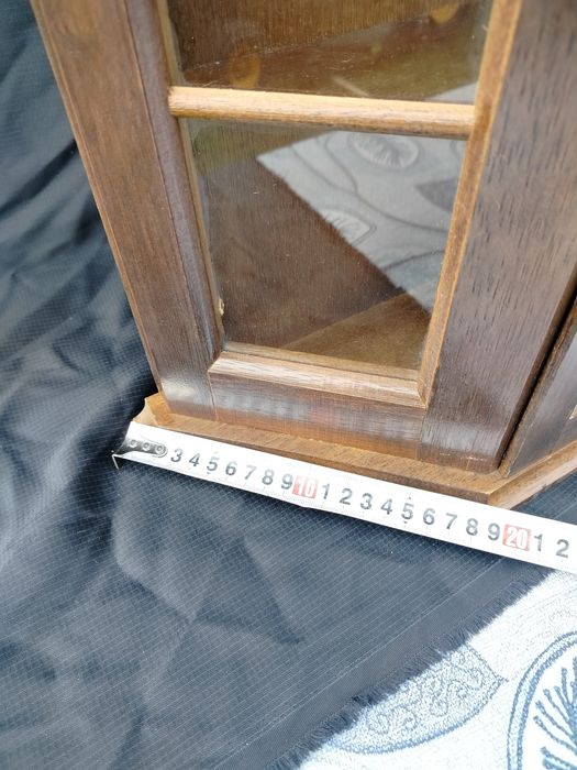 Dekoracja ścienna drewniana szafeczka