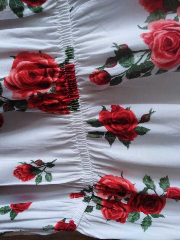 Damska biała sukienka w czerwone róze firmy H&M w rozmiarze 38 M