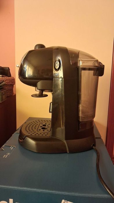 Expres kolbowy ciśnieniowy De'Longhi EC 191