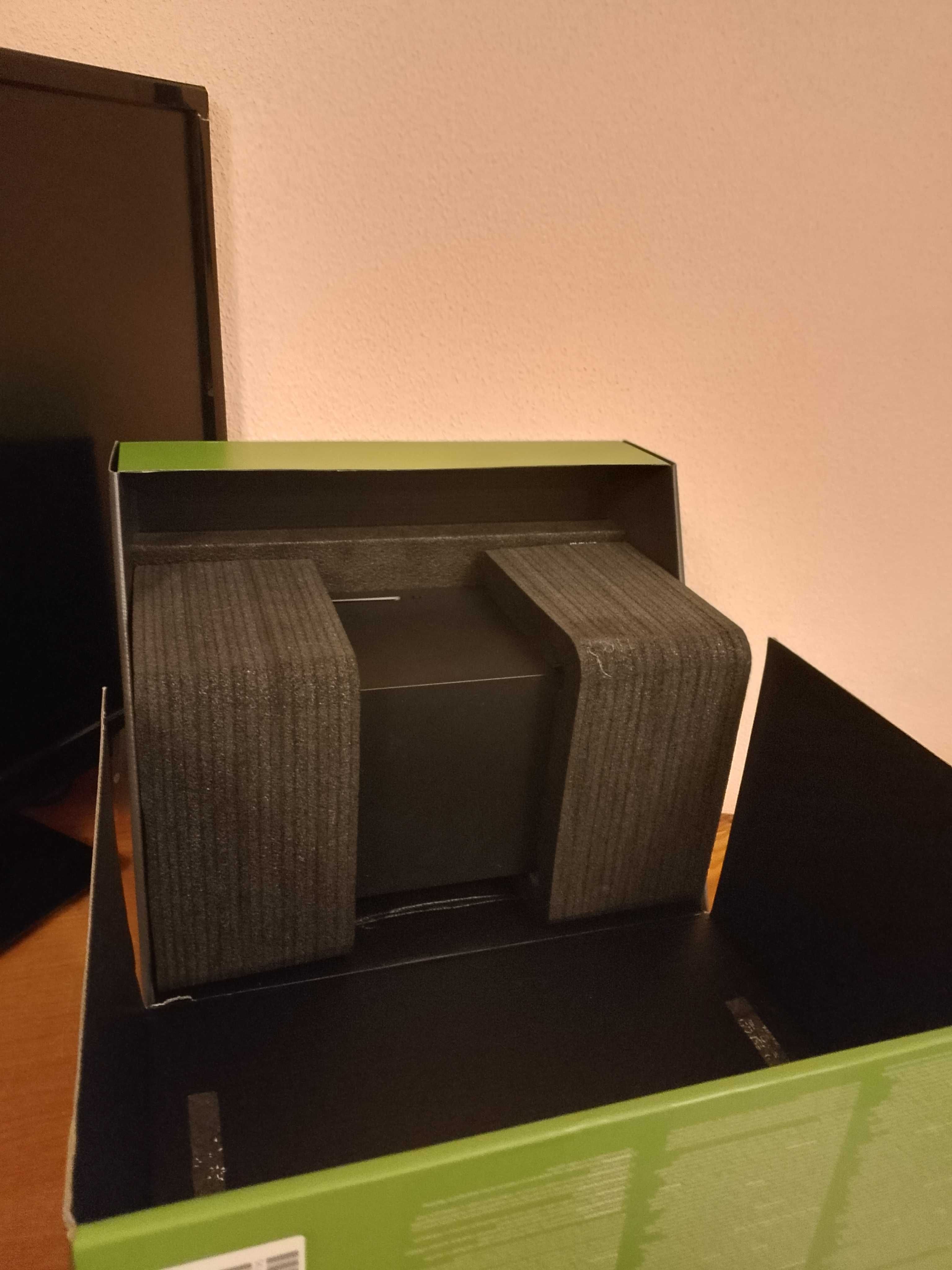 Xbox series X + 2 джойстика,в отличном состоянии