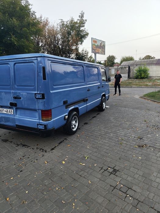 Продам бус Мерседес мб100 д СРОЧНО