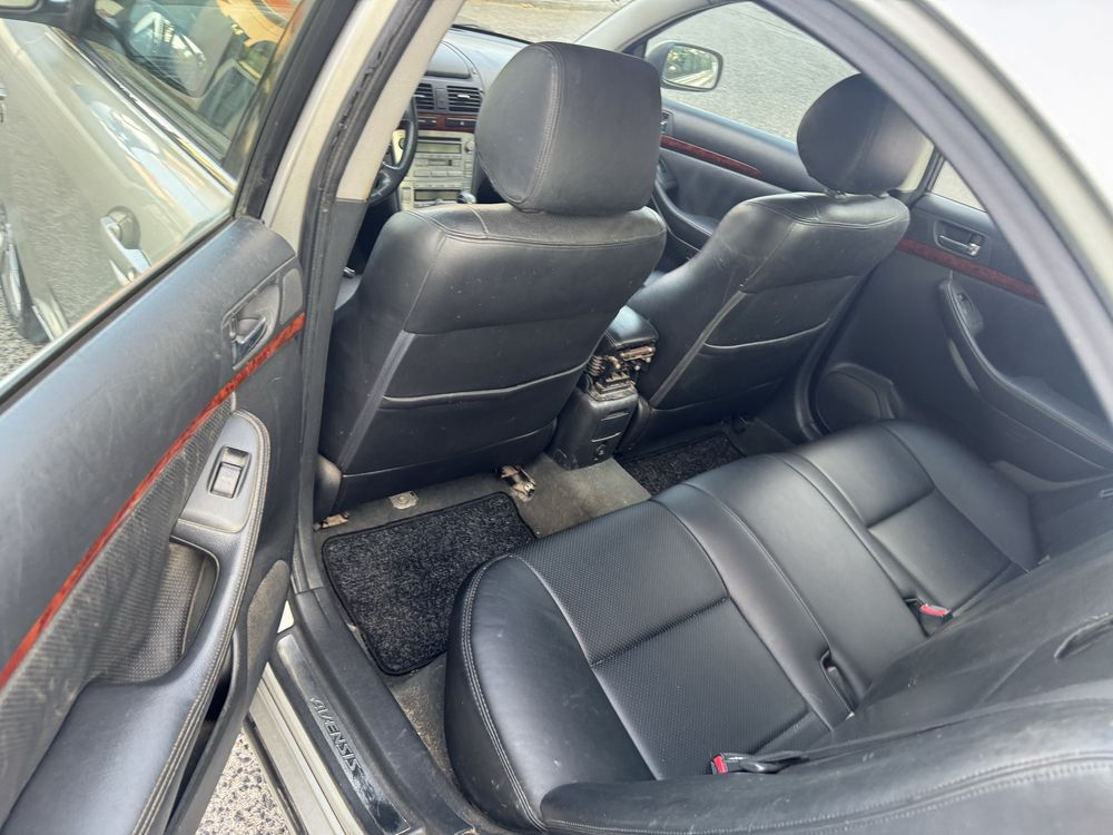 TOYOTA AVENSIS 2.0 D-4 DIESEL NACIONAL 217.000 KMS AR CONDICIONADO