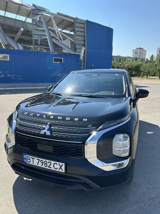 Mitsubishi Outlander 2022 | 2.5 л | AWD |