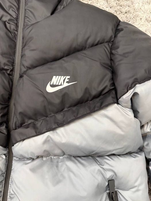 Зимовий пуховик Nike