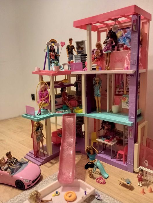 Domek Barbie Dreamhouse z samochodem i gratisami