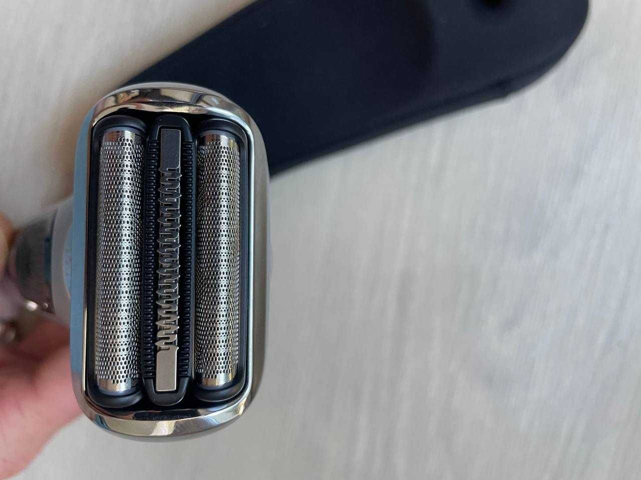 Braun Shaver 71-S4200cs Operating Wet & Dry Silver Black 1171