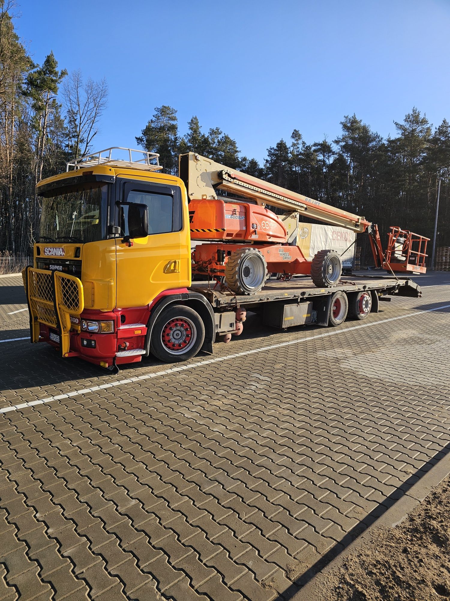 Pomoc Drogowa 24H/Holowanie/Transport Niskopodwoziowy,Laweta 2/7/15t