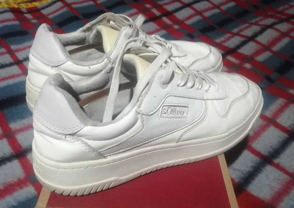 Asics кросівки s.Oliver