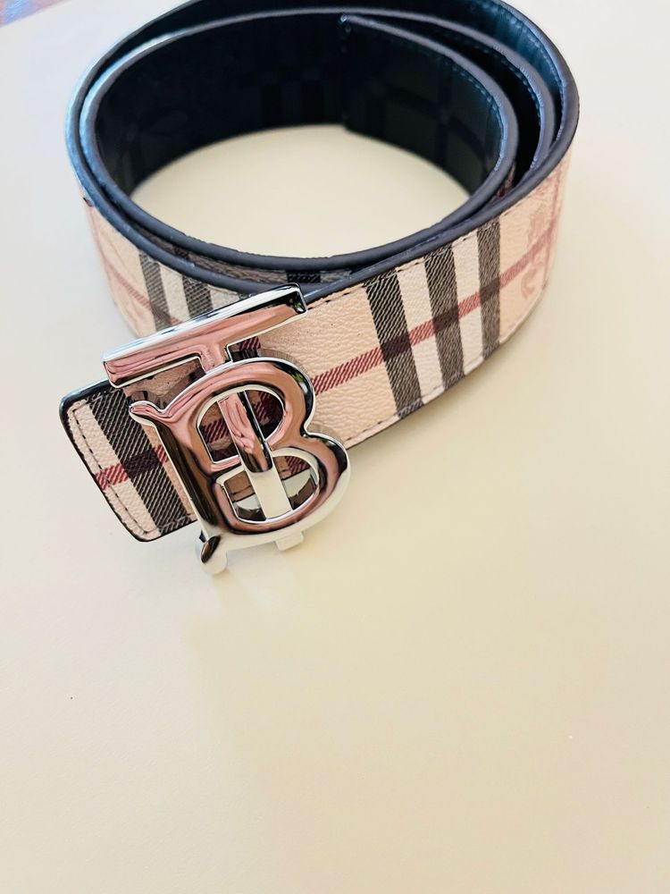 Cinto Burberry Prateado