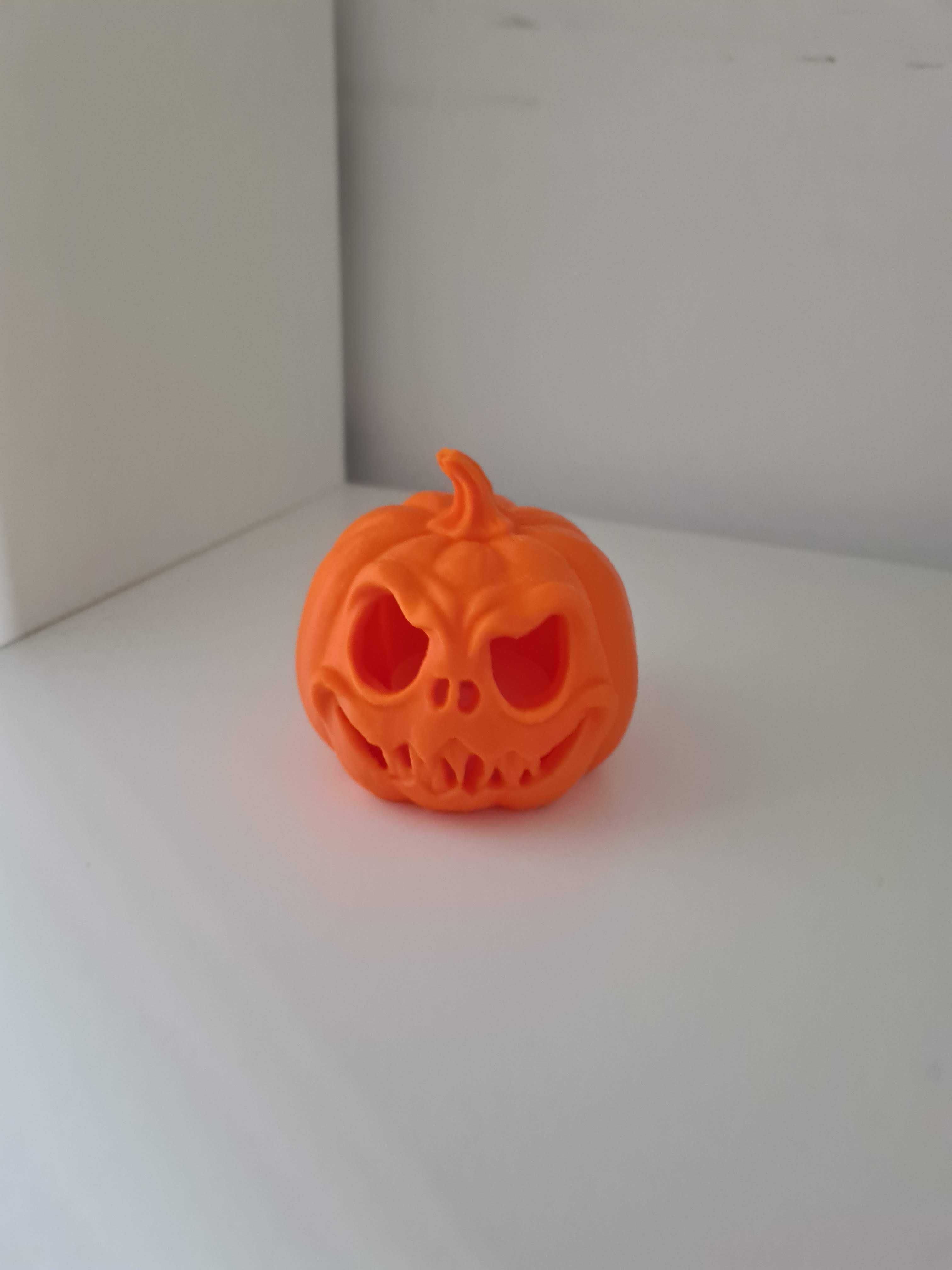 Decore a sua casa com esta Abobora Halloween inclui LED.