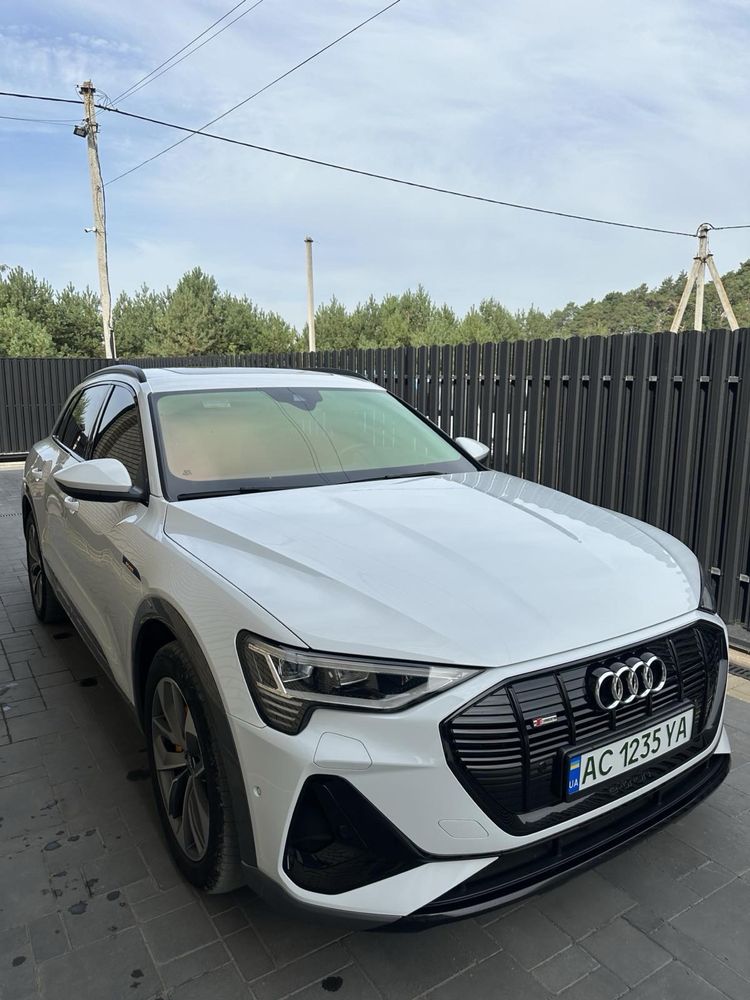 Audi e-tron 2021 95 kWh (408 к.с.) Quattro • S-Line