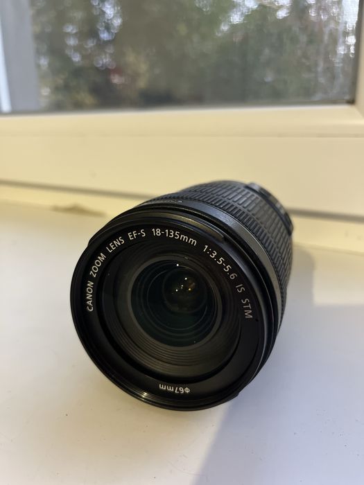 Обʼєктив Canon EFS 18-135mm