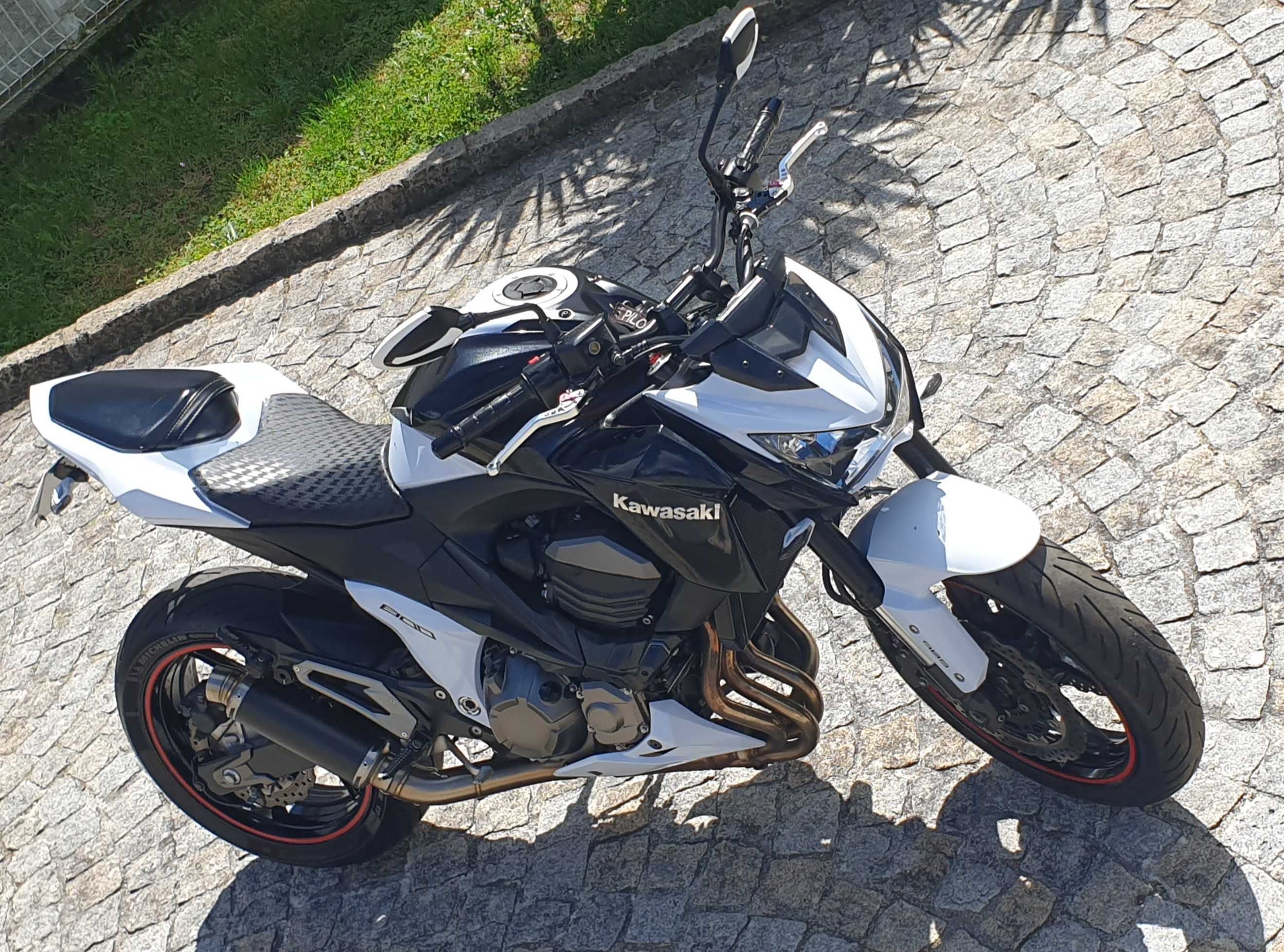 Kawasaki Z800 como nova