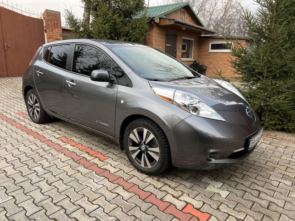 Nissan leaf продам