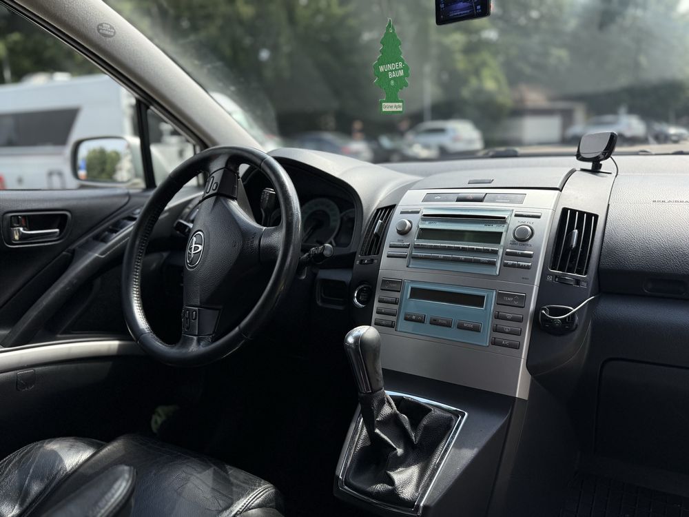Toyota Corolla Verso 2.2 D4D skora hak wersja indywidualna