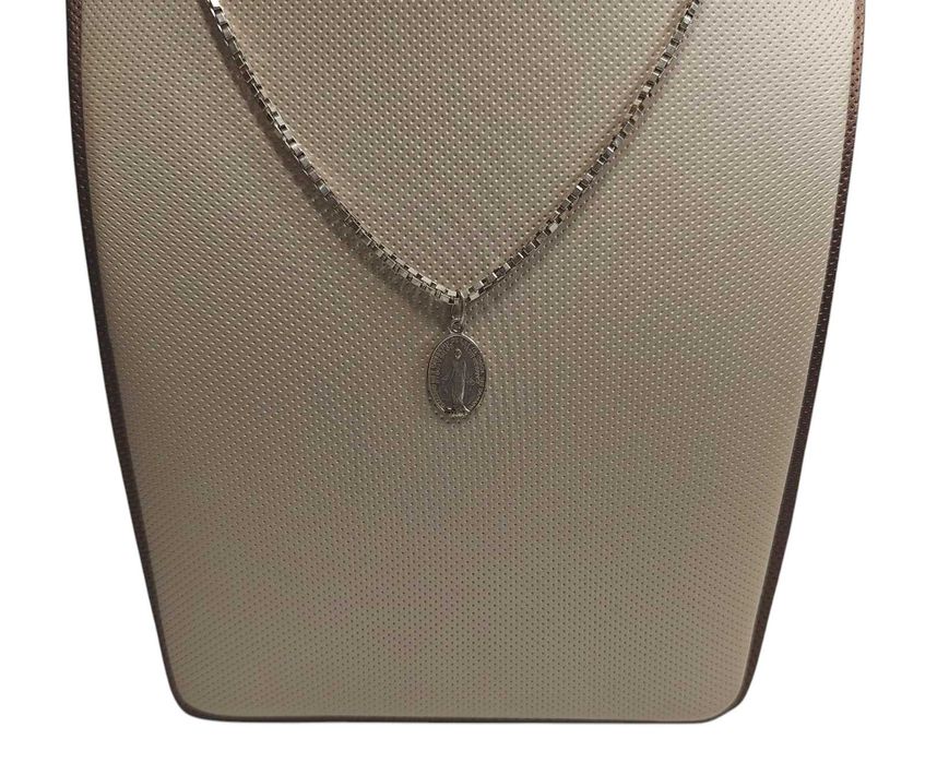 Srebrny łańcuszek z medalikiem 11,28G