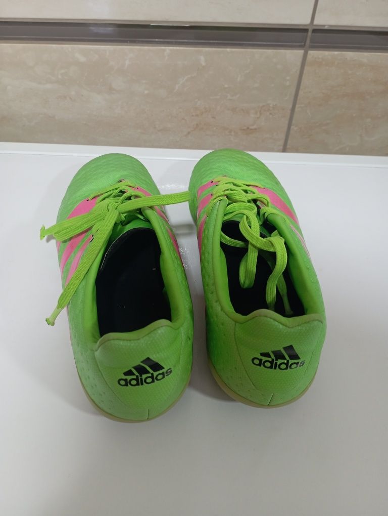 Бутси для футболу adidas