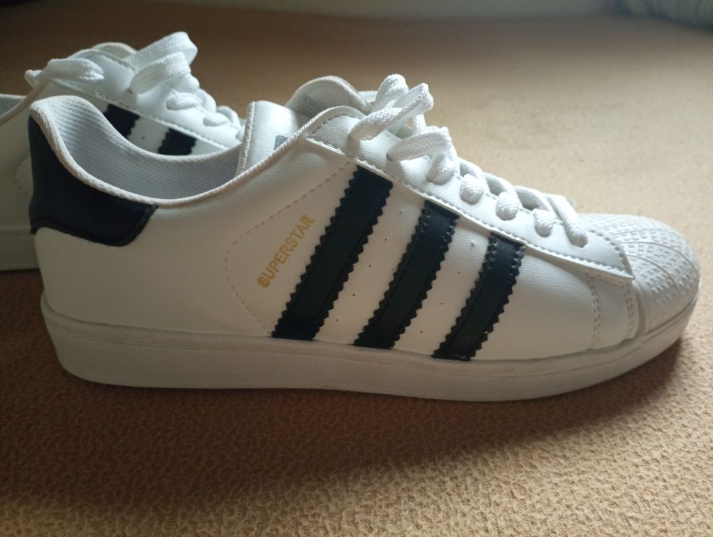 Sapatilhas Adidas Superstar/tamanho 42