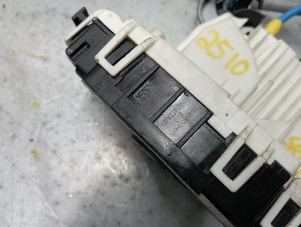 Fechadura / fecho porta frente direito MERCEDES-BENZ Classe B (W246, W