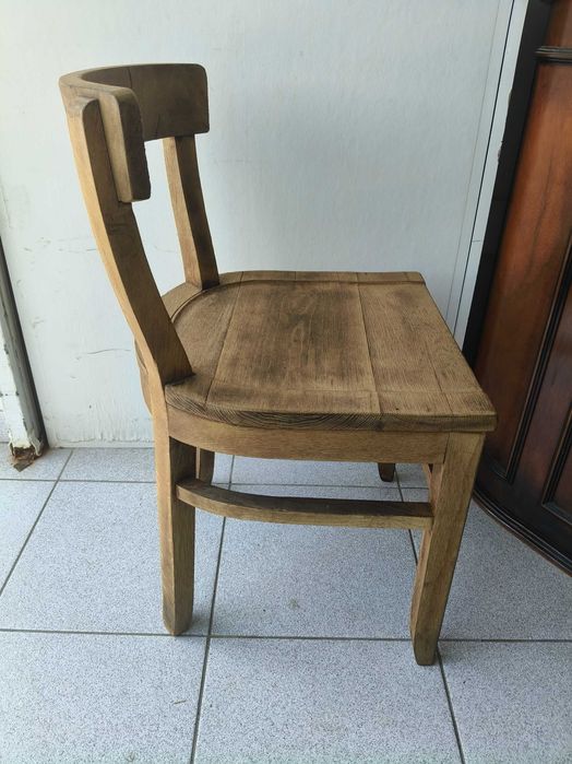 Cadeira rustica em madeira maciça