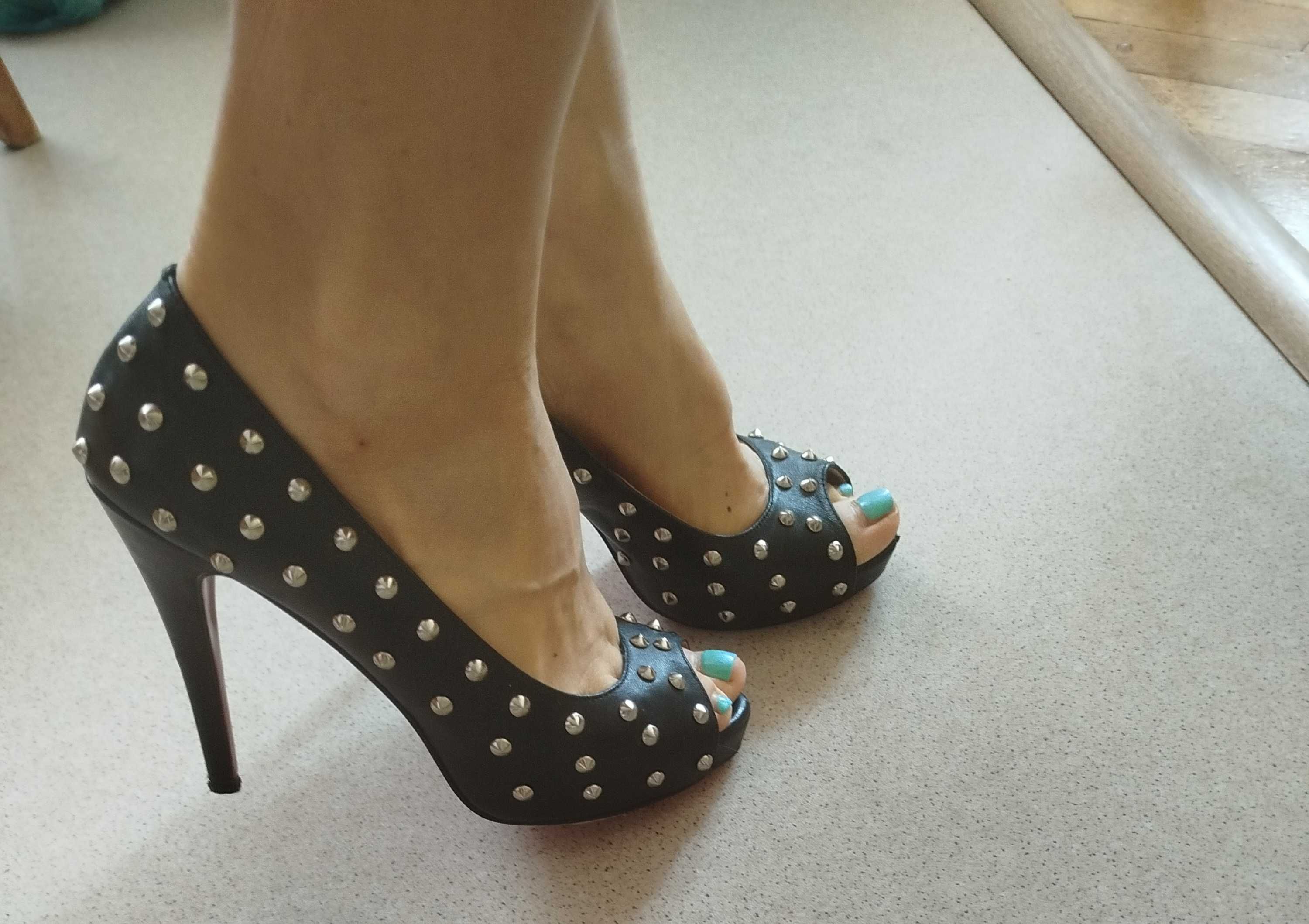 Christian Louboutin szpilki rozmiar 38 (jak nowe!)