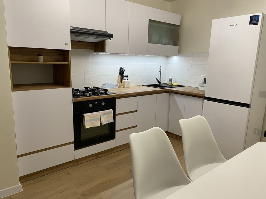 1к ТЕПЛА квартира Подобово центр Яровиця погодинно. Звітні документи